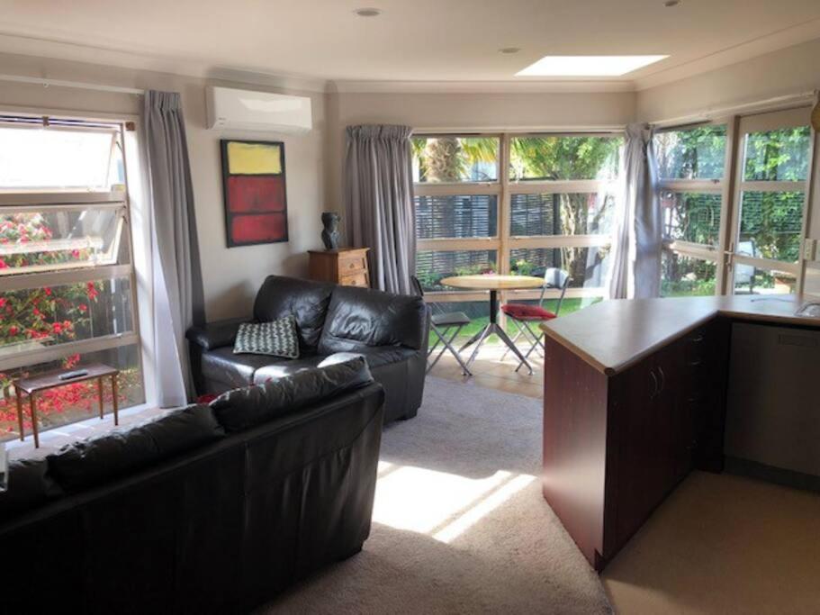 Sunny, Quiet, 2-Bedroom Unit In Fabulous Location! Кембридж Экстерьер фото